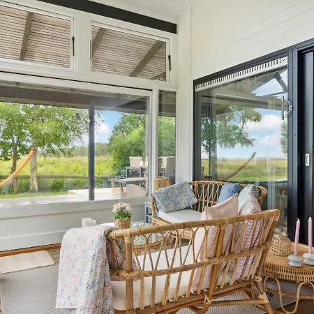 Lovely In With Wifi Holiday home *
